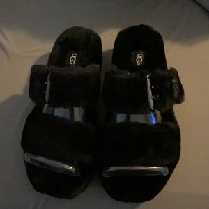 Ugg Fuzz Yeah sandals. Size 7. New in box